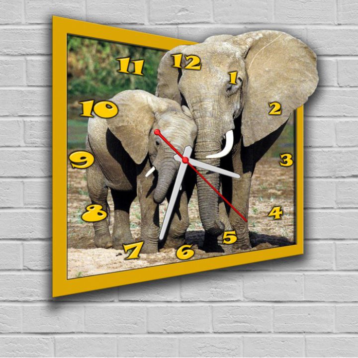 Фігурний настінний годинник з 3D ефектом Слони F3, 30х32 см