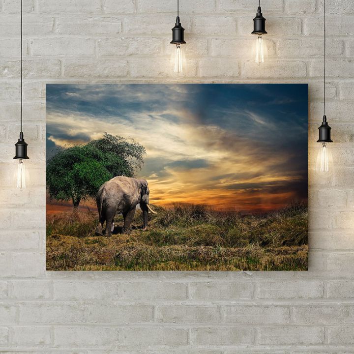Картина на холсте Слон уходит в закат, 50х35 см