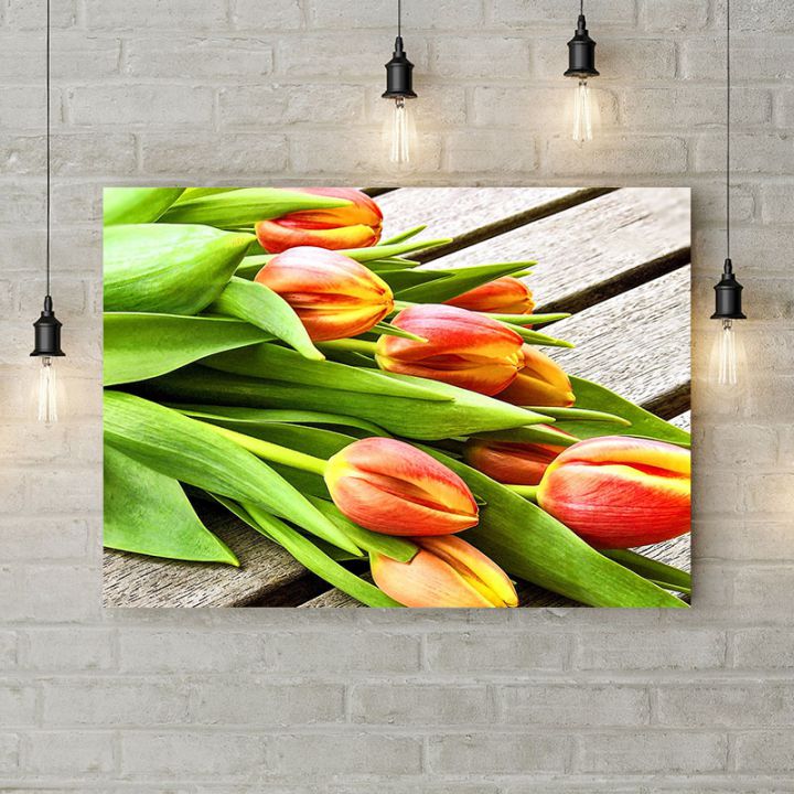 Картина на холсте Тюльпаны на лавке, 50х35 см
