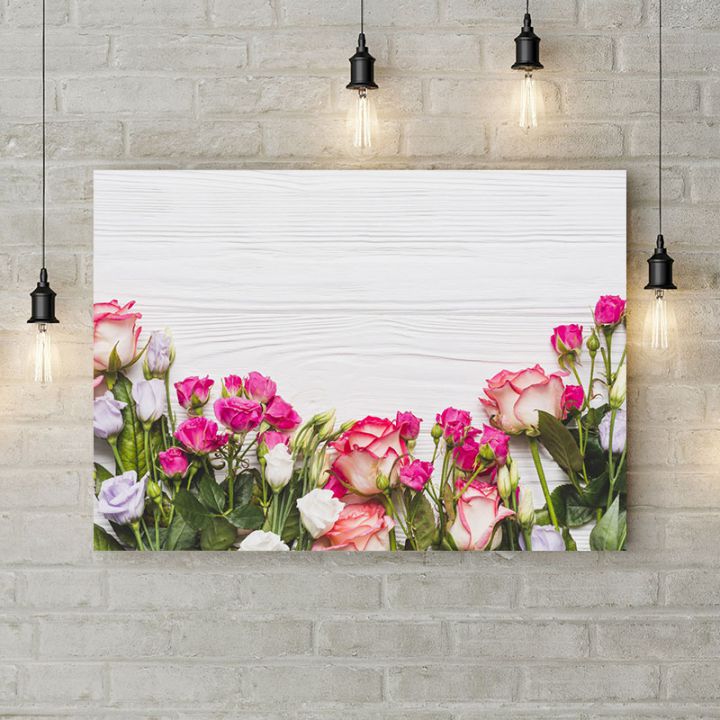 Картина на холсте Фон из роз и доски, 50х35 см
