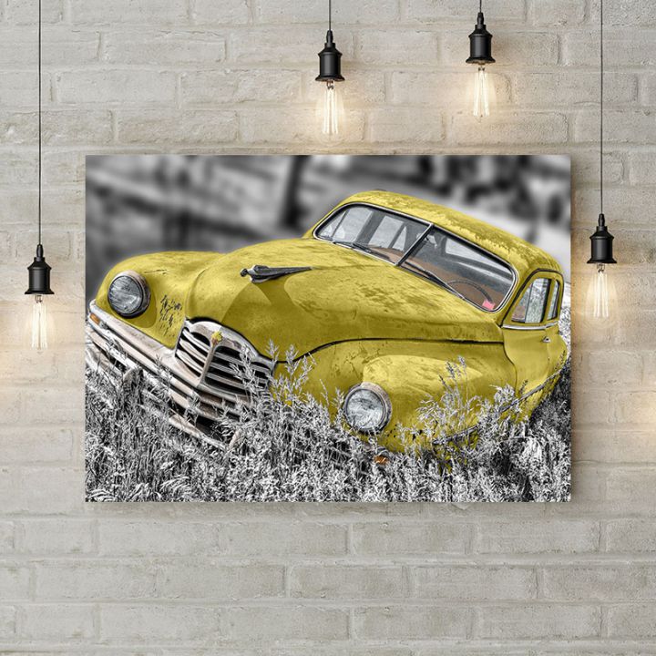 Картина на холсте Жёлтое авто в поле, 50х35 см