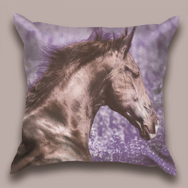 Декоративная подушка Пурпурная лошадь