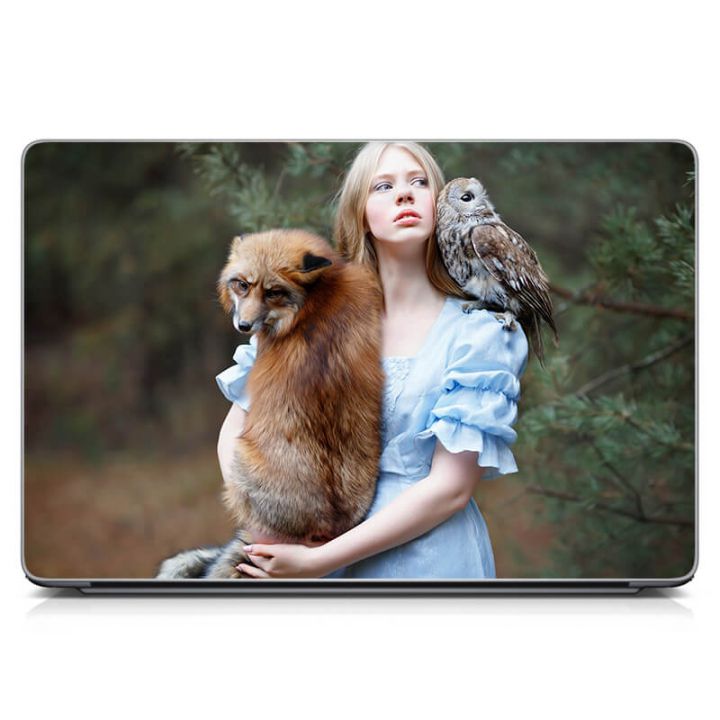 Виниловый стикер для ноутбука Девушка с животными Матовый