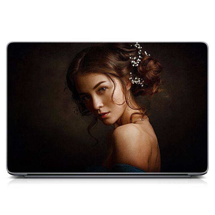 Универсальная наклейка на ноутбук 15.6"-13.3" Девушка-загадка Матовая 380х250 мм