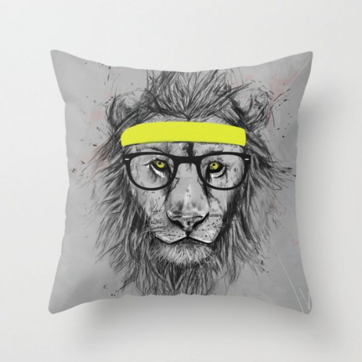 Диваная подушка hipster lion